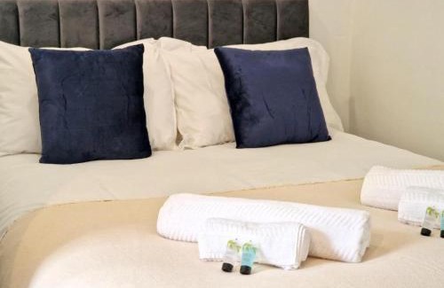 Burnley House | St Johns House 3 Ensuite Rooms Available