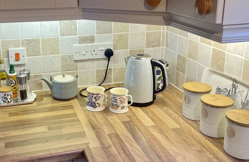 Manningford Bruce Cottage | Stable Cottage Peaceful Stunning Retreat near Bath