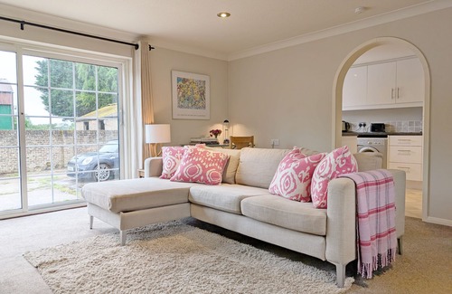 Pulborough Cottage | Stable Cottage - Pulborough - a cottage that sleeps 2 guests in 1 bedroom