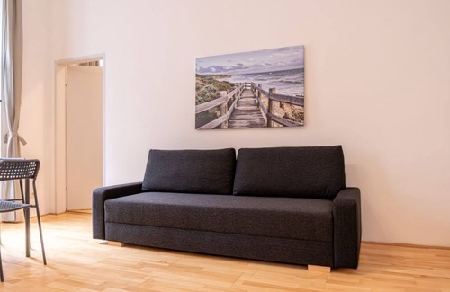 Neulerchenfeld Apartment | Stadthalle Oasis: Stylish 3BR Apartment in Vienna