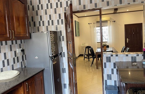 Oyster Bay House | Stand alone mansion near the beach in the peninsula