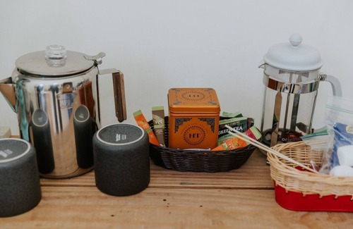 Monument Cottage | “Stargazer” Scenic Glamping Trails + Creek Access