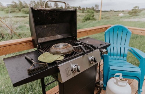 Monument Cottage | “Stargazer” Scenic Glamping Trails + Creek Access