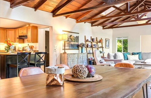 Forest Hills House | Starry Nights~Blissful Family Retreat! Walk to River! GmRm/Pup/WiFi/Yard