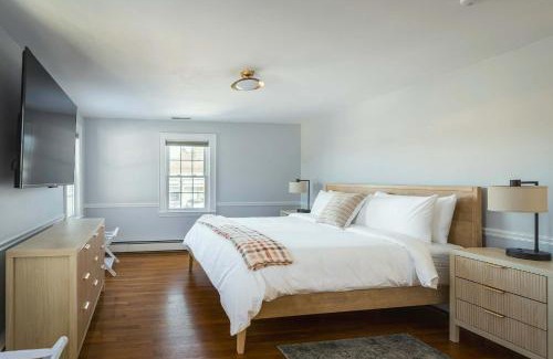 Beverly House | Stay at Beverly Shops