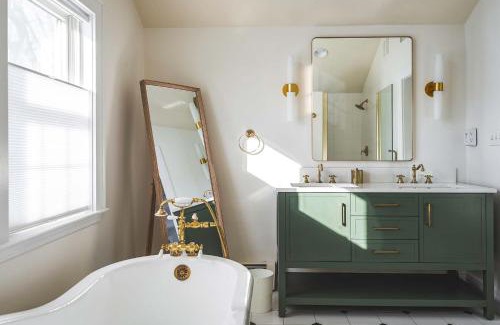 Beverly House | Stay at Beverly Shops