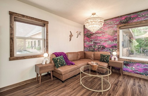 Prescott Hotel | Stay Awhile | Studio w/Kitchen & Parking