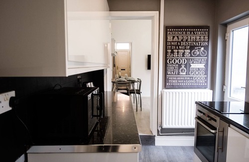 Burslem House | Stay Comfortable- New and stylish holiday home