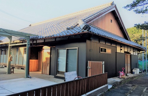 Tsu House | Stay, Experience, Discover! Guest House Ilonggo -Filipino-Japanese Farm House-