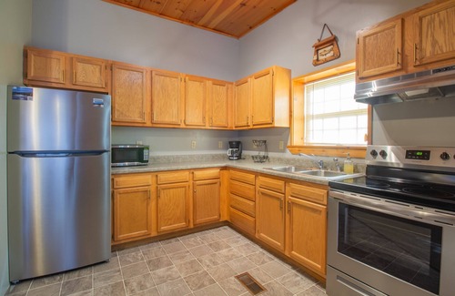 Ohiopyle Apartment | Stay In Ohiopyle, Closest to the GAP trail, Hot Tub