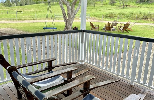 Moorang Cottage | Stay in Springfield Country Cottage Escape-Highland Cows + Fireplace + Hammocks