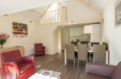 Nieuw Heeten House | Stay in the spacious Bungalow Palthe for 6 persons at Vakantiepark de Sallandshoeve and enjoy comfort and privacy in the woodlands of Overijssel.