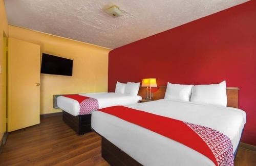North Lima Hotel | Stay near Botanical Gardens with Pet-Friendly Room and Parking