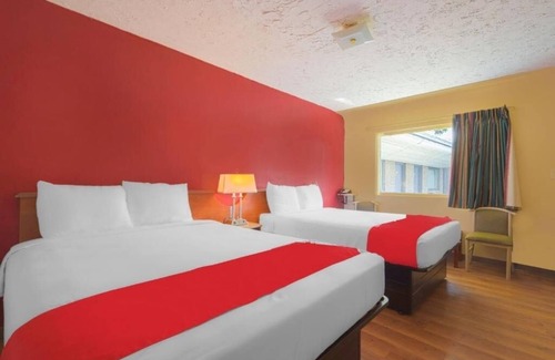 North Lima Hotel | Stay near Botanical Gardens with Pet-Friendly Room and Parking
