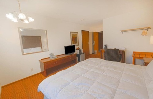 Harlan Hotel | Stay near Milk & Honey, Pets Welcome Room w/Parking On-Site