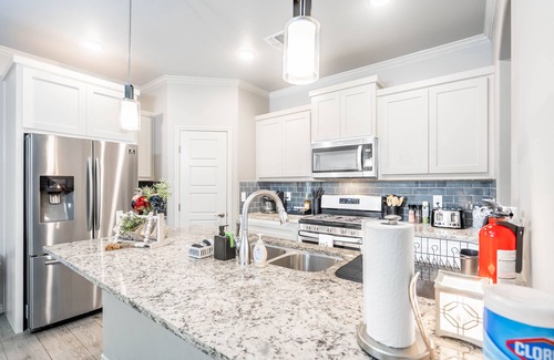 Midland House | “Stay once, carry memories forever” Luxurious, contemporary, comfortable!