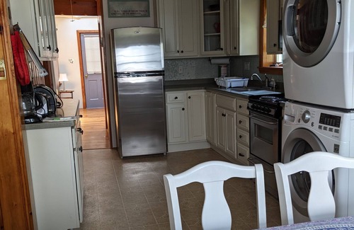 York Beach Cottage | Stay Year Round at Memories Cottage, York Beach, Maine!