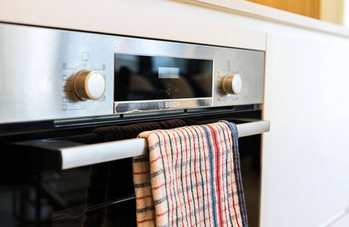 Box Hill Apartment | StayAU Convenient Apartment with Patio in Box Hill