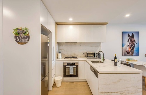 Box Hill Apartment | StayAU Cozy & Stylish 2BR Haven in Box Hill