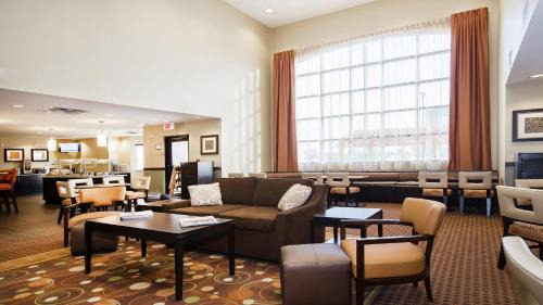 Jasper Place Hotel | Staybridge Suites West Edmonton by IHG
