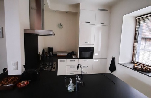 Millen House | Staying in peace in a historic courtyard