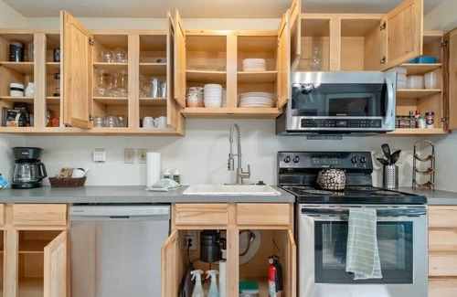 Gresham House | #StayinMyDistrict Gorge-Mt Hood