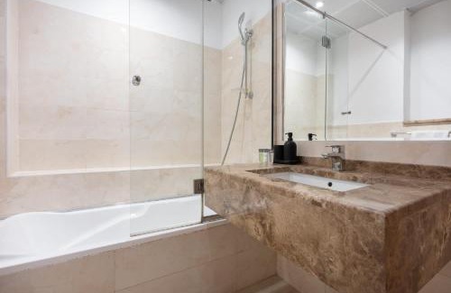 Al Barsha 1 Apartment | StayShort - Spacious 1BR Haven for 2 in Al Barsha