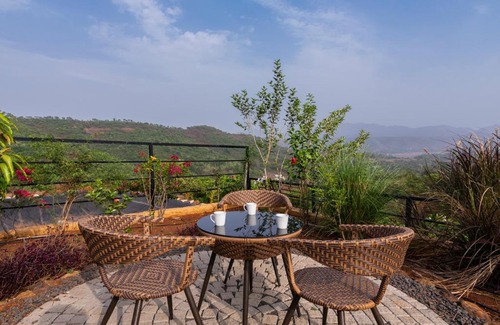 Ambavna Villa | StayVista at Bubbles & Breeze