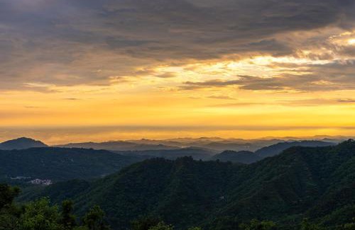 Nahan Villa | StayVista at Cedar Haven