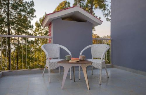 Lansdowne Villa | StayVista at Pines & Fir - Sprawling Gardens with Seating and Swings