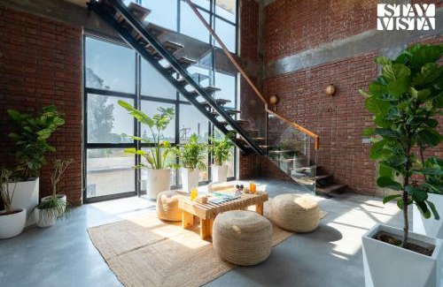 Bail Parao Villa | StayVista at Whispering Arc with Private Pool & Free Breakfast