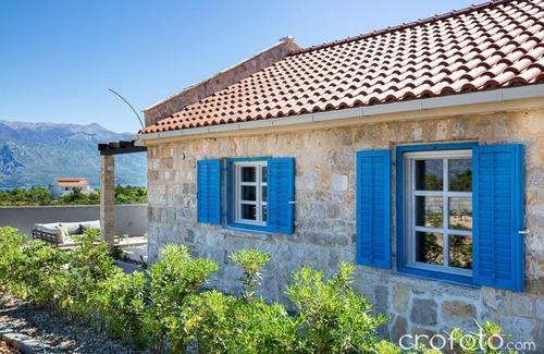 Razanac Villa | Steinhaus Milan