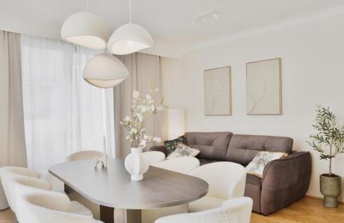 Innere Stadt Apartment | Stephansdome Luxury Grand Apartment