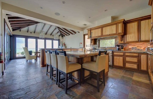 Gun Bay House | Stepping Stone 4 BR East End Luxury Oceanfront