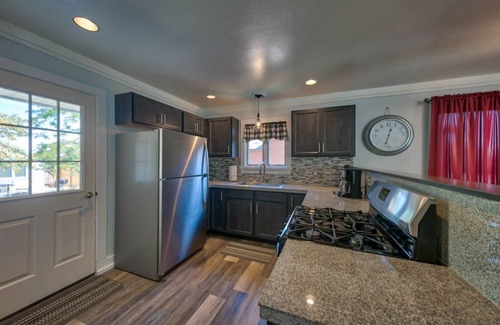 Cody House | Steps from Downtown Cody - Spacious home that sleeps 10!