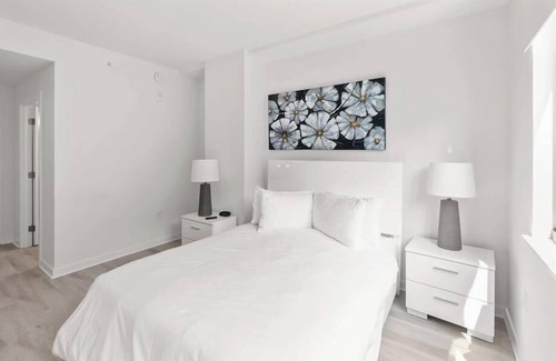 NoMa Hotel | Steps from Metro | 24/7 concierge | Heart of Noma