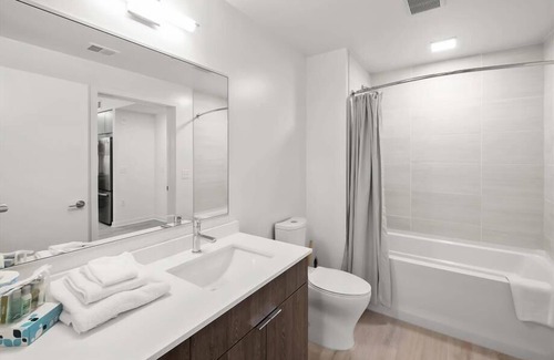 NoMa Hotel | Steps from Metro | 24/7 concierge | Heart of Noma