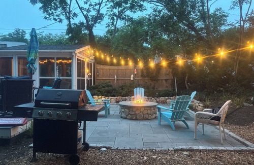 Campground Landing Cottage | Steps To Bay at Campground Beach, A/C, Heat,Wifi, Outdoor Shower, Gas Grill