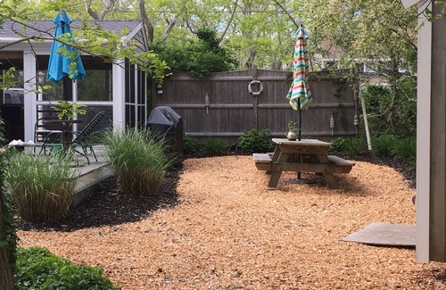 Campground Landing Cottage | Steps To Bay at Campground Beach, A/C, Heat,Wifi, Outdoor Shower, Gas Grill