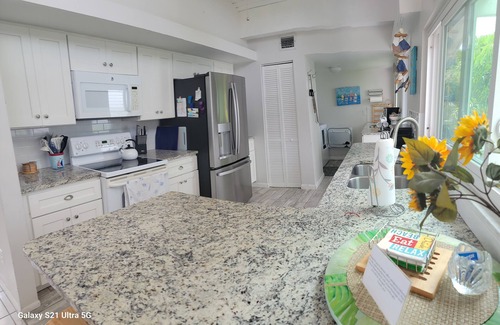 Anna Maria House | Steps to Beach Access, Bean Pointn3-4 Bdr Mother-in-law Site Option Downstairsn