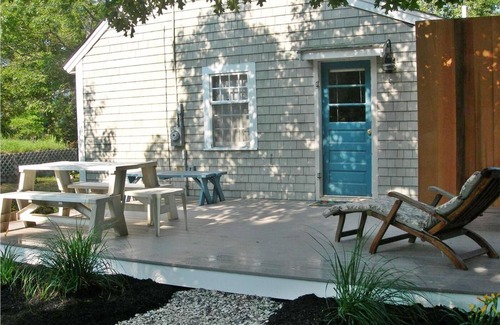 North Eastham Cottage | Steps to Cooks Brook Beach! A/C, Heat, Wifi, Outdoor Shower, Gas Grill