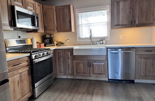 Loves Park House | Steps to Rock River + Arcade + Massage Chair + Firepit