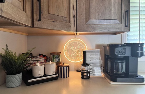 Loves Park House | Steps to Rock River + Arcade + Massage Chair + Firepit