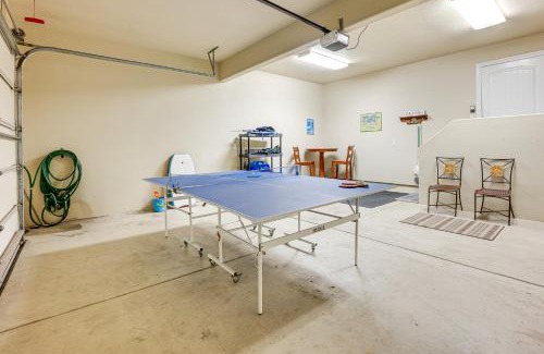 Gold Beach House | Steps to Shore Home with Hot Tub in Gold Beach