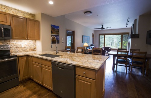 Edwards Condo | Steps to SKI LIFT, pool/hot tub/parking garage at base of Arrowhead/Beaver Creek