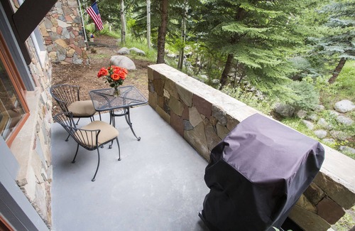 Edwards Condo | Steps to SKI LIFT, pool/hot tub/parking garage at base of Arrowhead/Beaver Creek