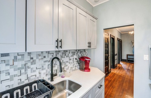 Stockade Historic District House | Steps to Union College: Home w/Shared Yard!