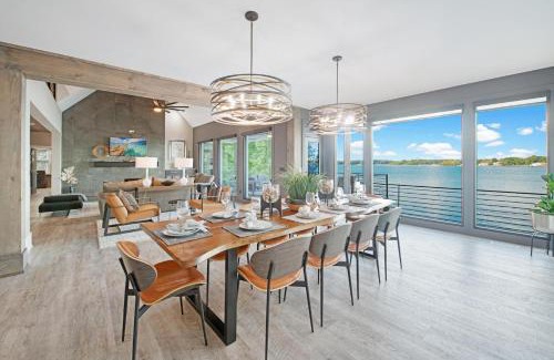 Mayhew House | Sterling on Strawpocket