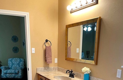 Yantis House | Stilt house on Lake Fork- Relax & Enjoy our amenities