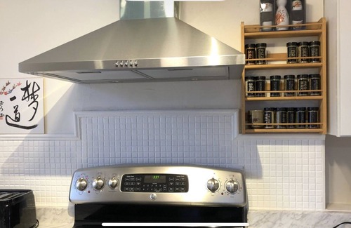 Stockade Historic District Apartment | Stockade Japanese Ryokan, King bed, Washer/Dryer